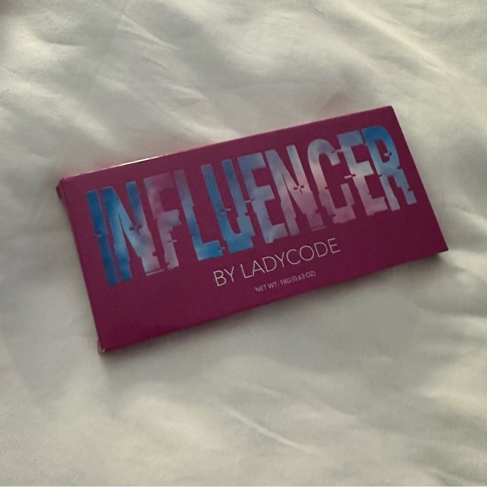 Lady Code Influencer Eyeshadow Palette